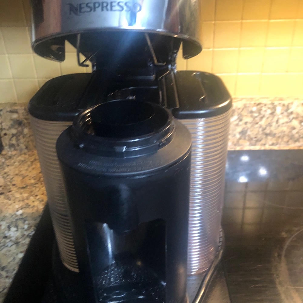 Nespresso coffee machine - Picture 2 of 4